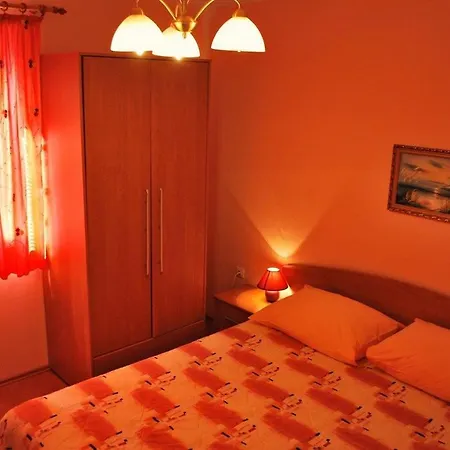 Holiday home Holiday Muntic Liznjan